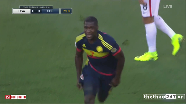 VIDEO: Cristian Zapata volley đẹp mắt mở tỷ số cho Colombia